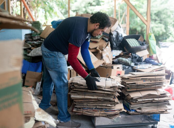Descaracterização de materiais: qual a importância e como funciona?